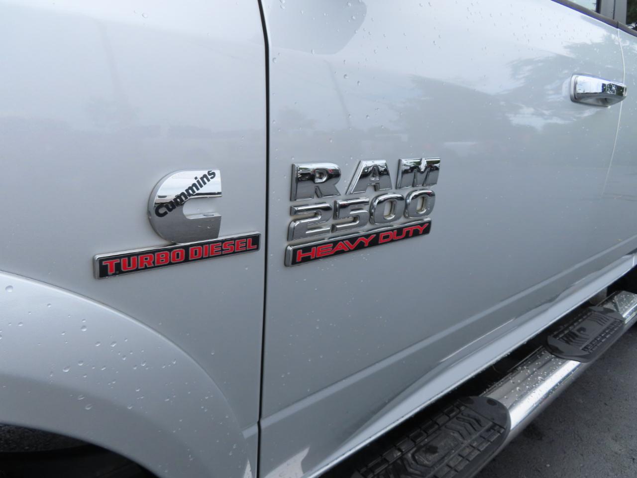 RAM 2500 Laramie 4x4 Crew Cab 6'4" Box 2017