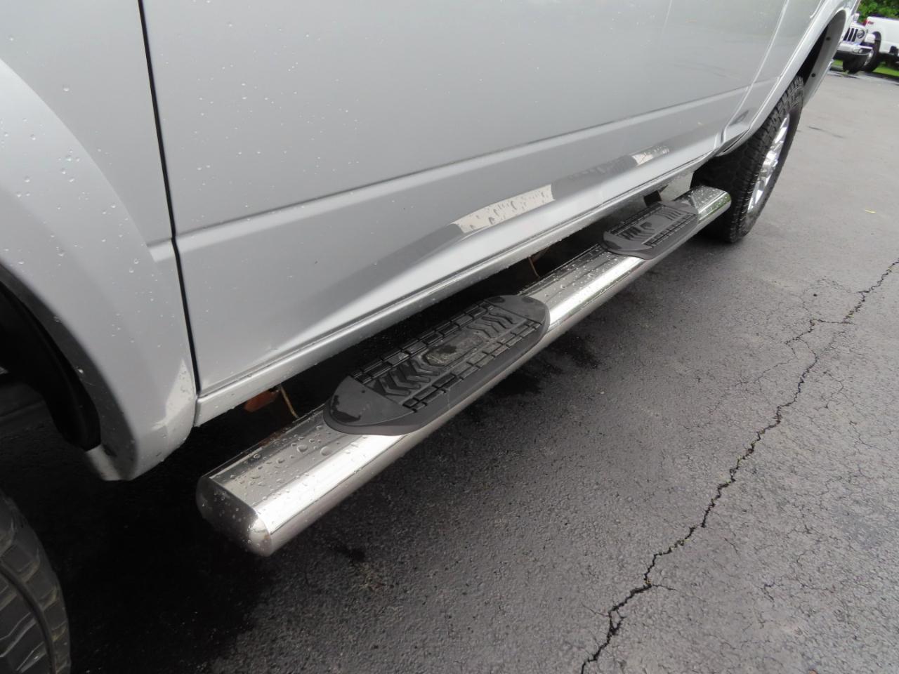 RAM 2500 Laramie 4x4 Crew Cab 6'4" Box 2017