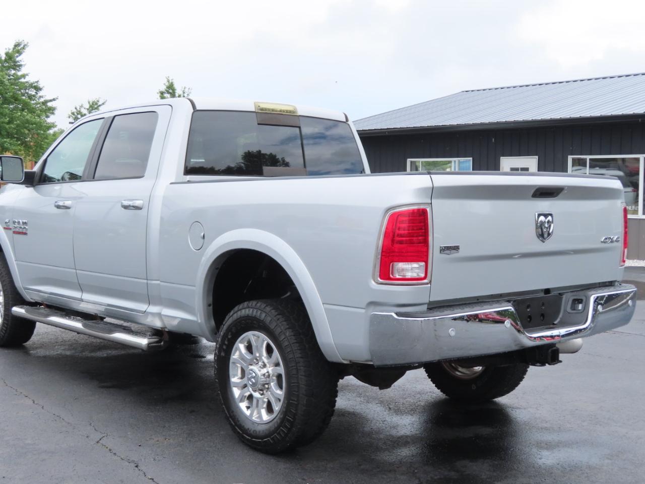 RAM 2500 Laramie 4x4 Crew Cab 6'4" Box 2017
