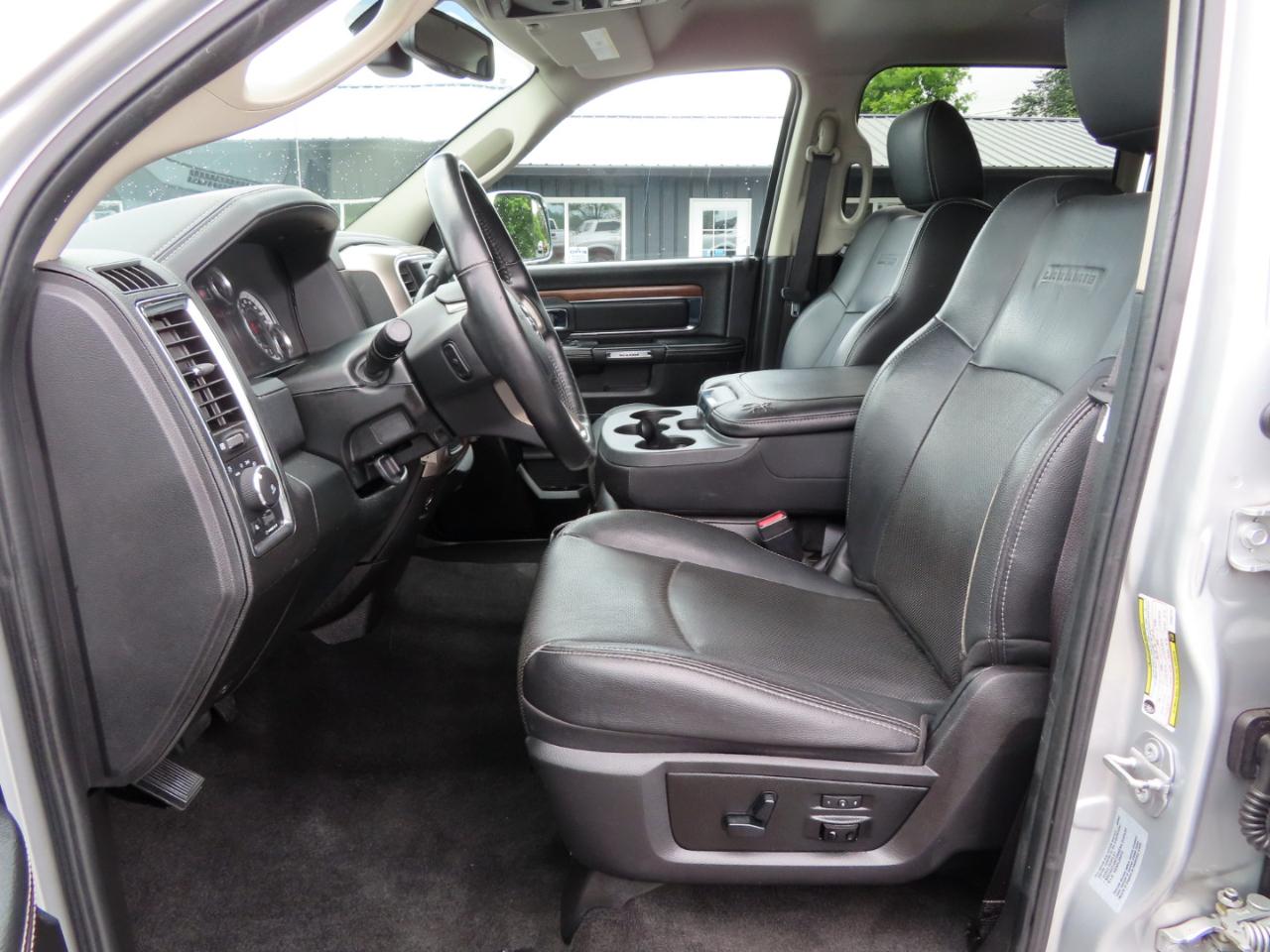 RAM 2500 Laramie 4x4 Crew Cab 6'4" Box 2017