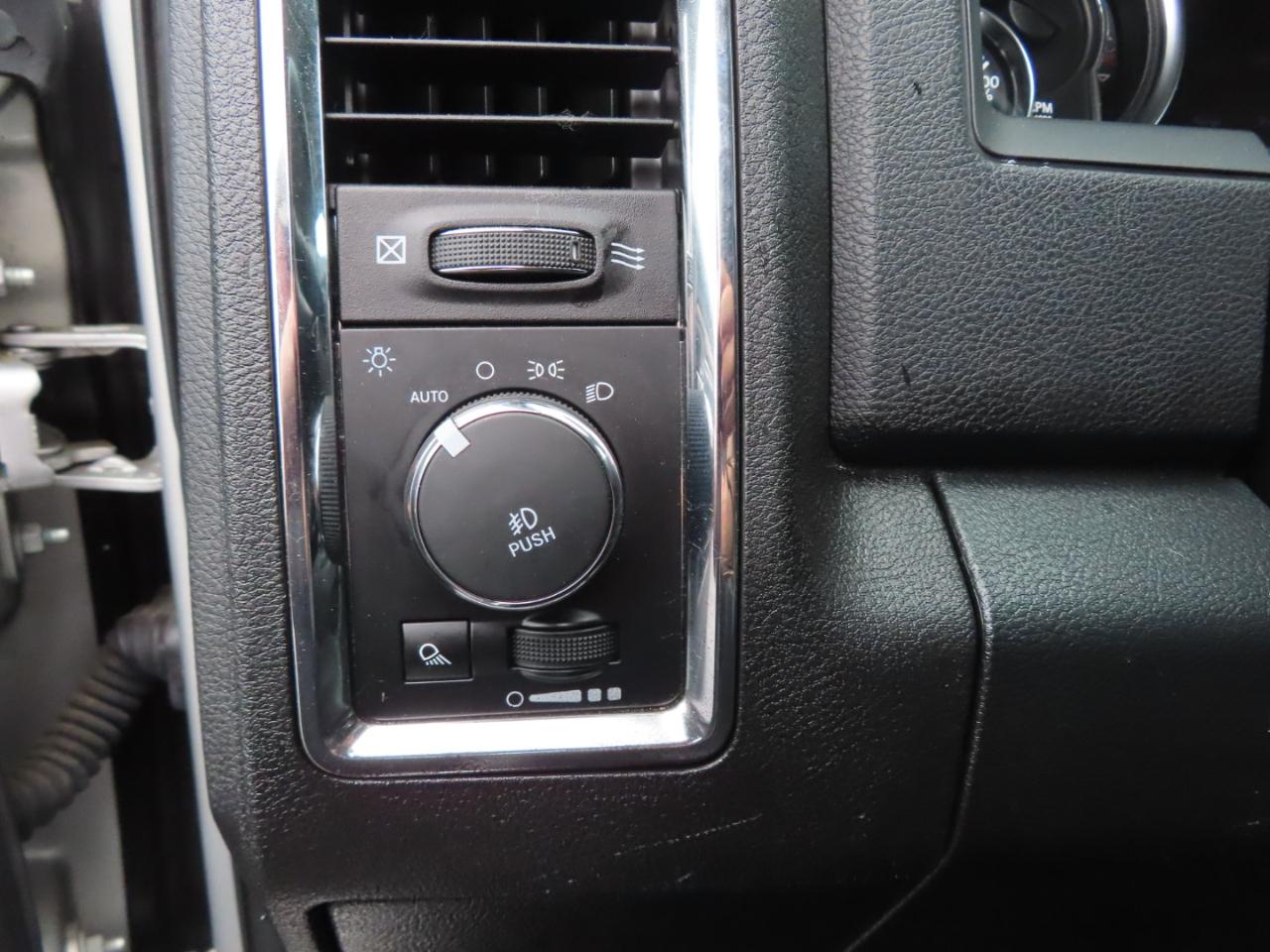 RAM 2500 Laramie 4x4 Crew Cab 6'4" Box 2017