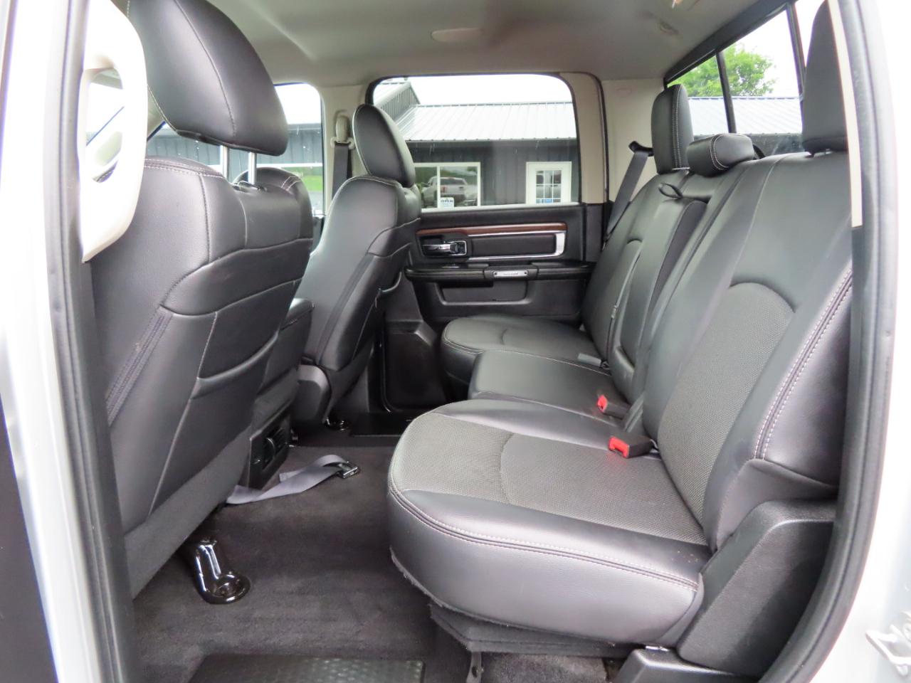RAM 2500 Laramie 4x4 Crew Cab 6'4" Box 2017