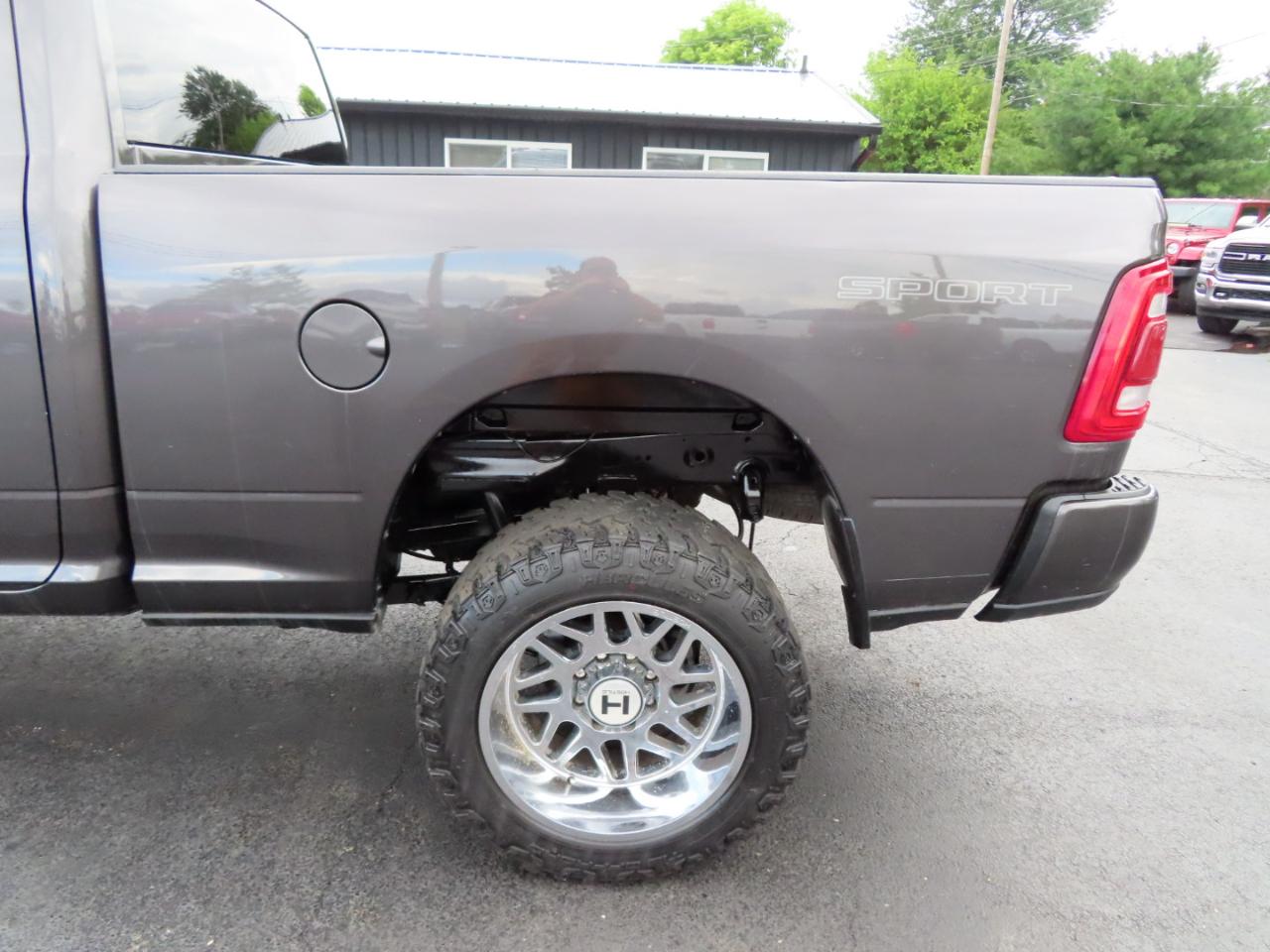 RAM 2500 Big Horn 4x4 Crew Cab 6'4" Box 2024