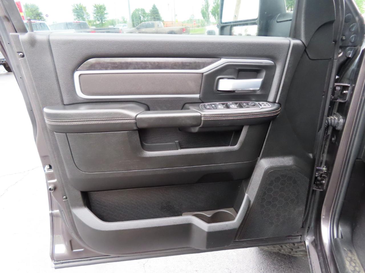 RAM 2500 Big Horn 4x4 Crew Cab 6'4" Box 2024