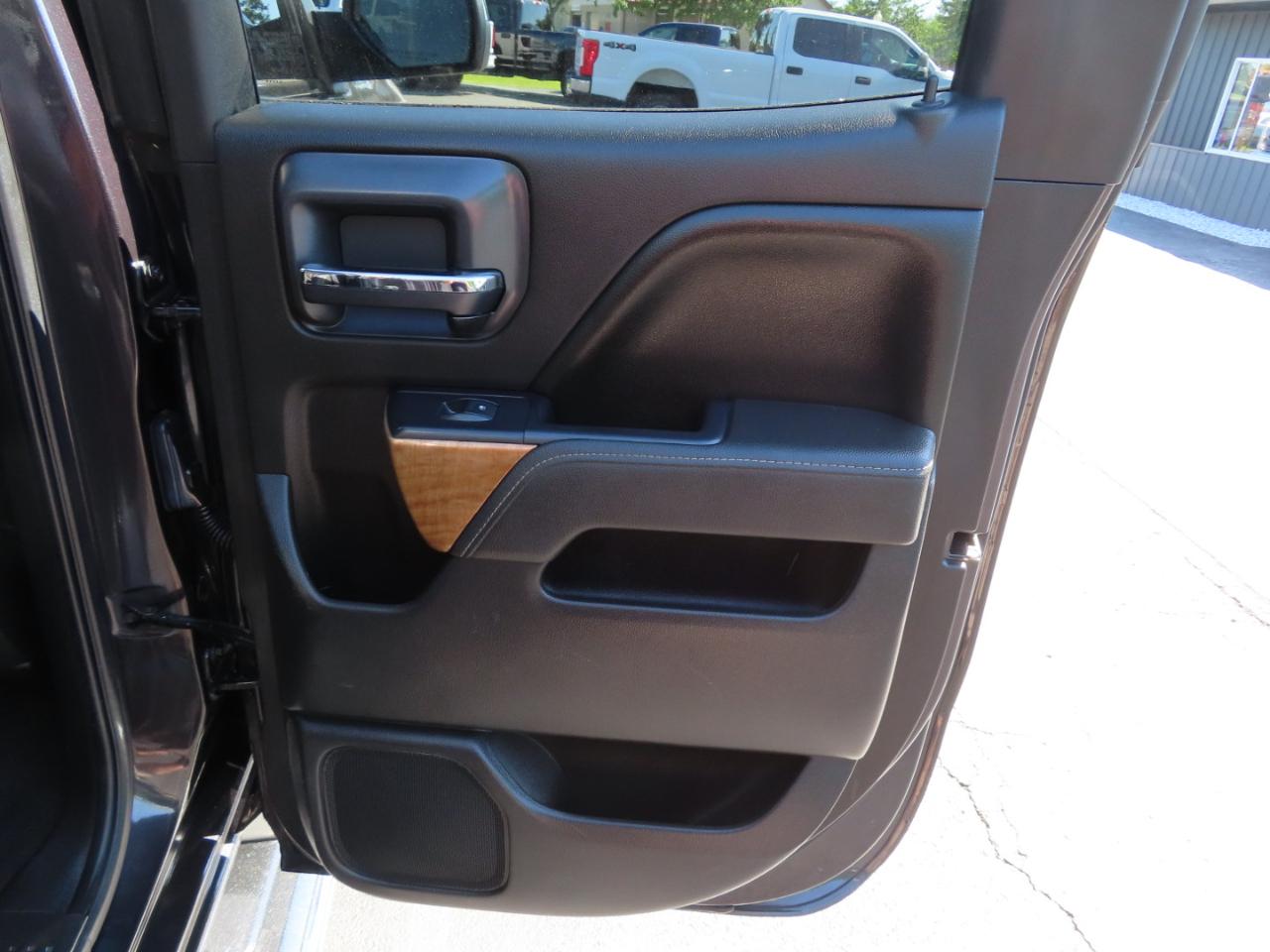 Chevrolet Silverado 1500 4WD Double Cab 143.5" LTZ w/1LZ 2016