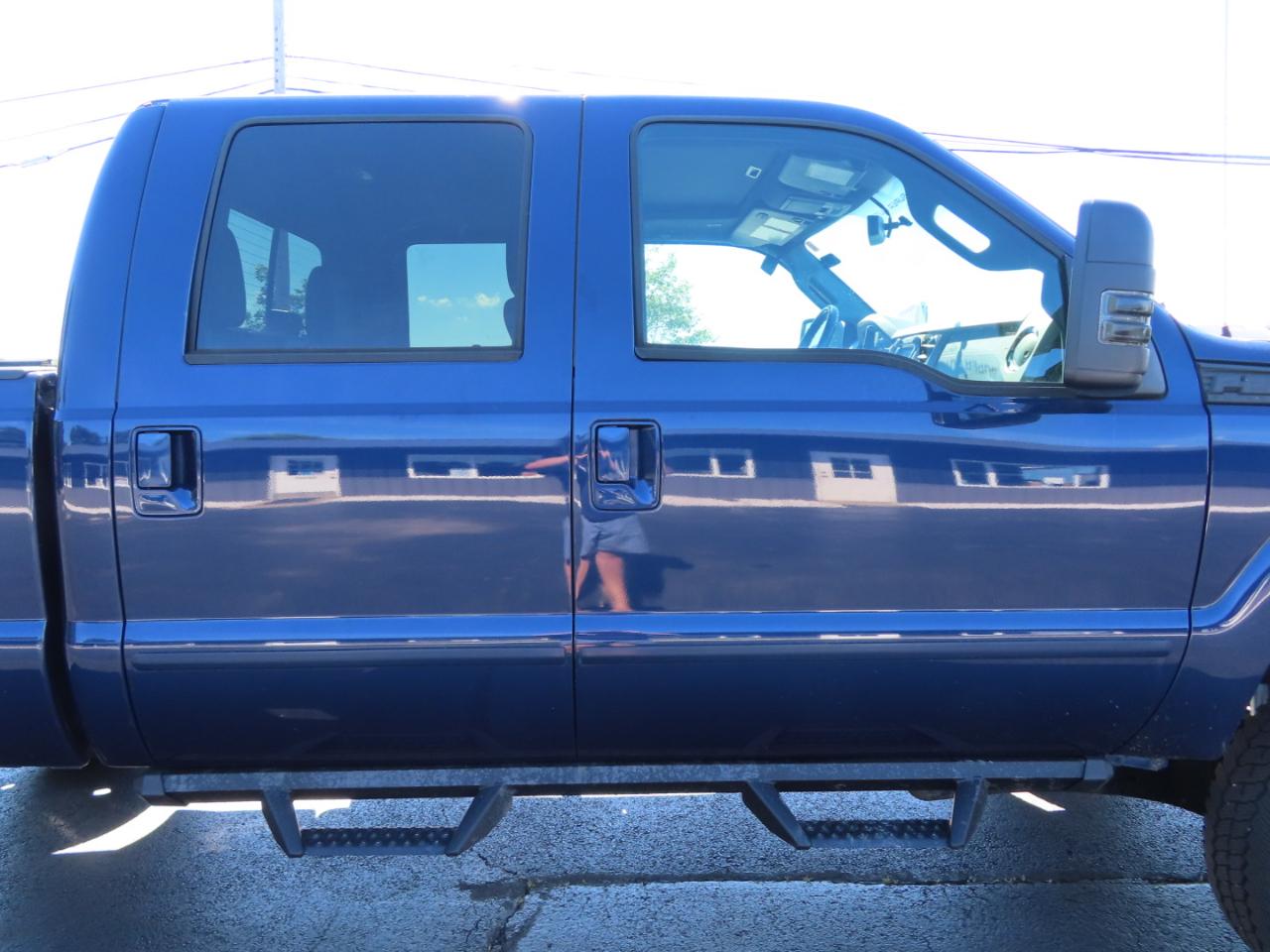 Ford Super Duty F-250 SRW 4WD Crew Cab 156" Lariat 2012