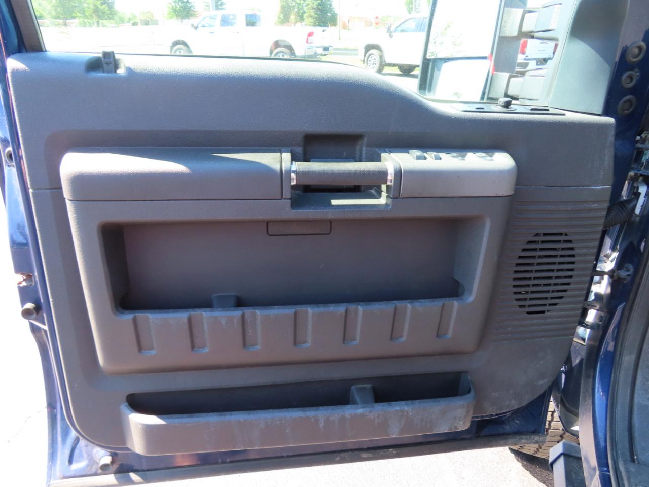 Ford Super Duty F-250 SRW 4WD Crew Cab 156" Lariat 2012