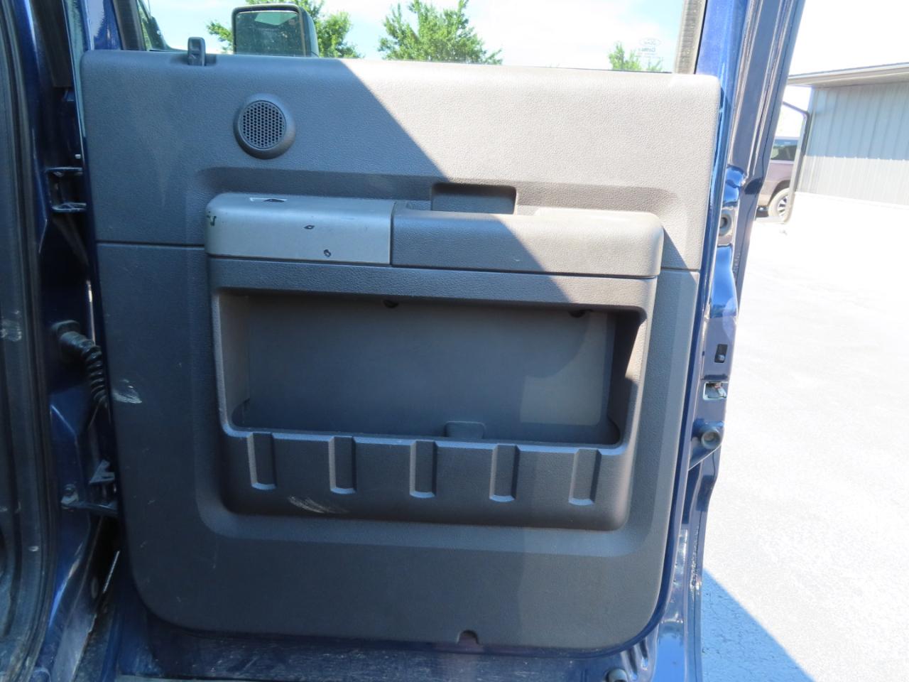 Ford Super Duty F-250 SRW 4WD Crew Cab 156" Lariat 2012