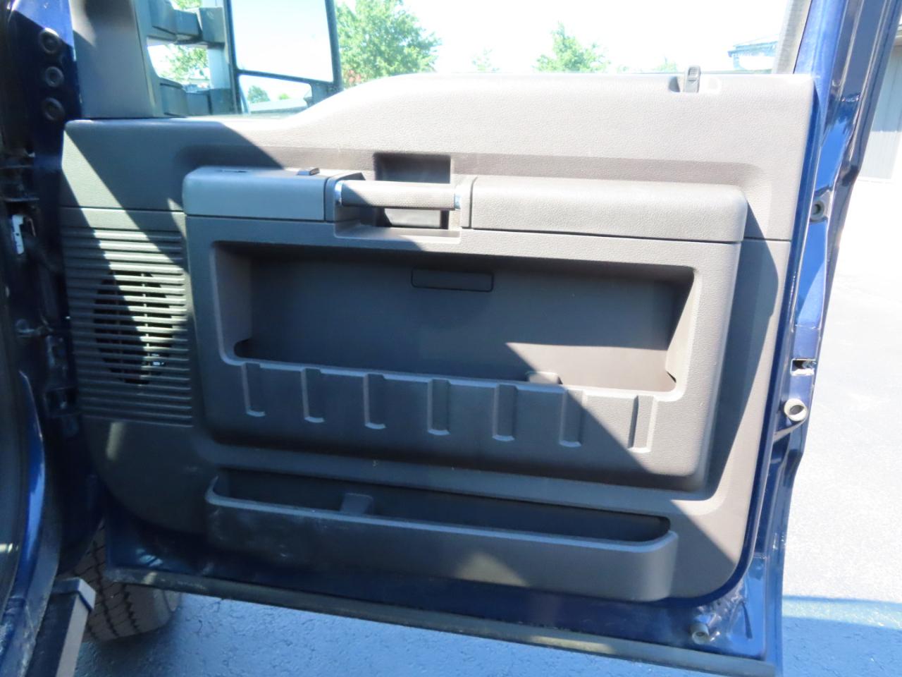 Ford Super Duty F-250 SRW 4WD Crew Cab 156" Lariat 2012