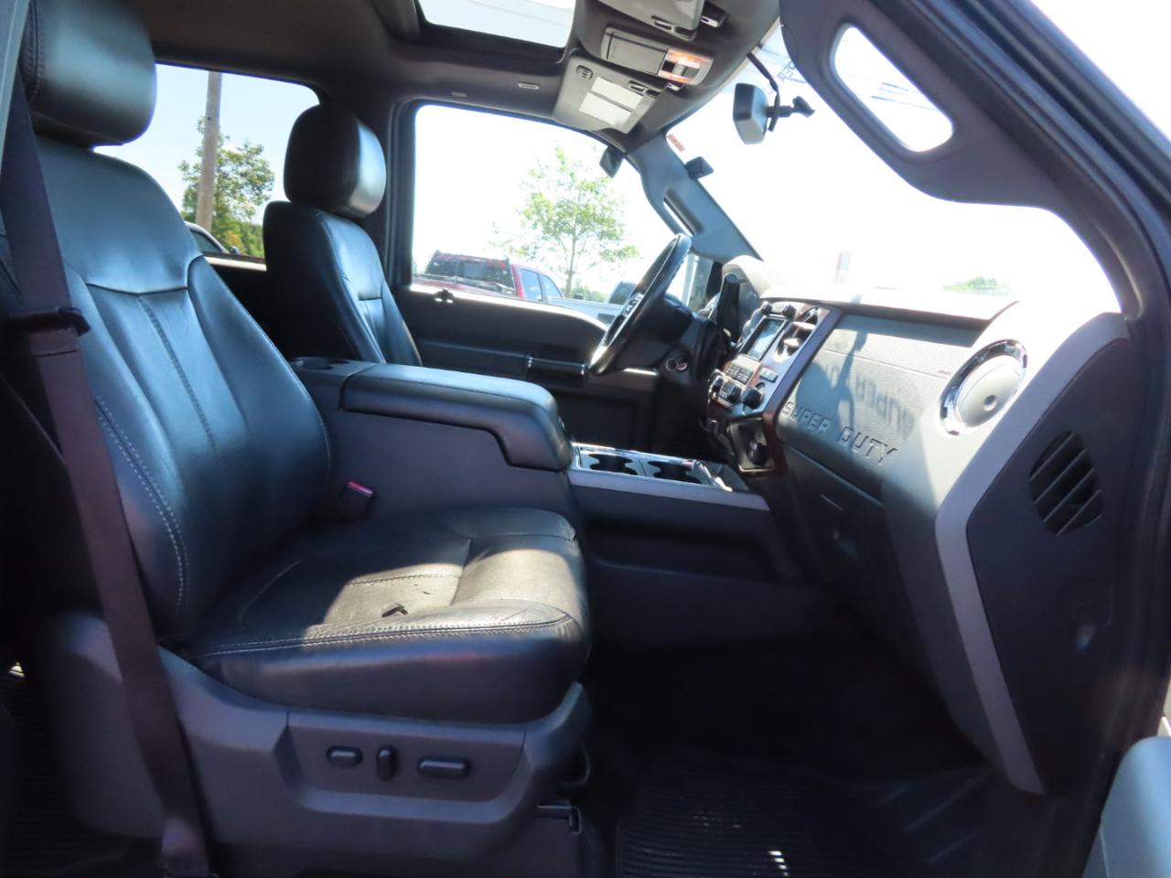 Ford Super Duty F-250 SRW 4WD Crew Cab 156" Lariat 2012