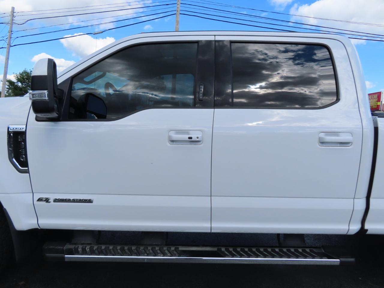 Ford Super Duty F-350 DRW Lariat 4WD Crew Cab 8' Box 2019