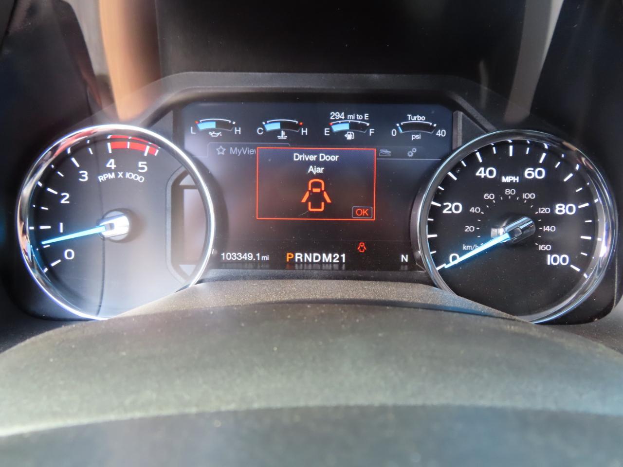 Ford Super Duty F-350 DRW Lariat 4WD Crew Cab 8' Box 2019