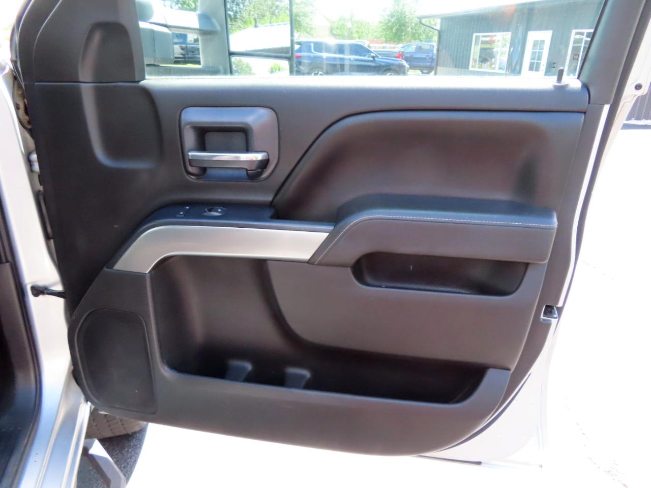 Chevrolet Silverado 2500HD 4WD Crew Cab 153.7" LT 2015