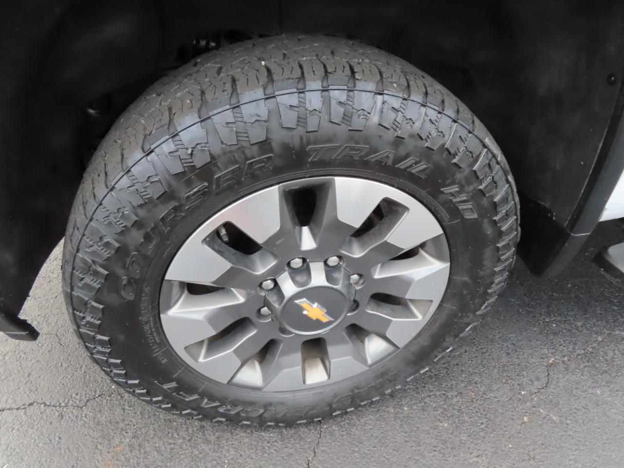 Chevrolet Silverado 2500HD 4WD Crew Cab 172" LT 2024