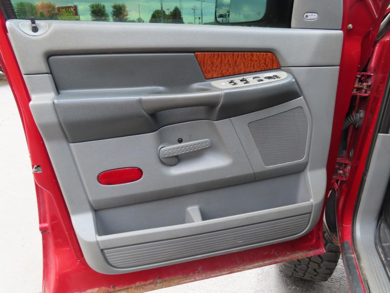 Dodge Ram 2500 4dr Quad Cab 140.5 4WD Laramie 2006
