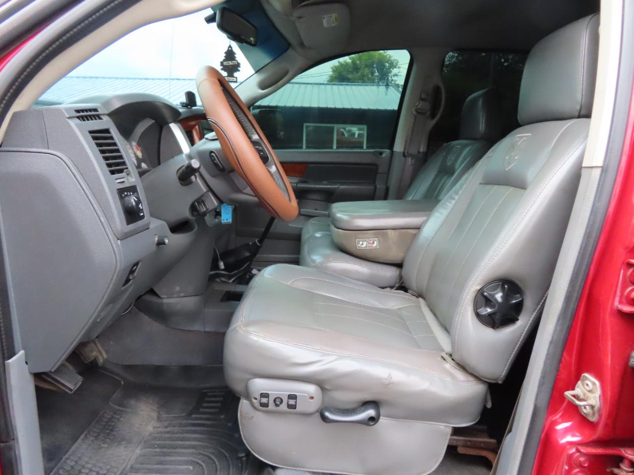 Dodge Ram 2500 4dr Quad Cab 140.5 4WD Laramie 2006