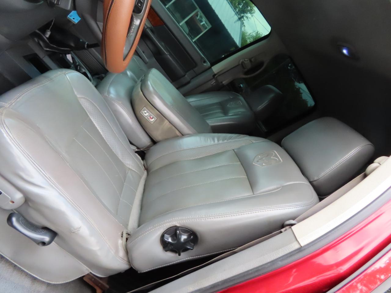 Dodge Ram 2500 4dr Quad Cab 140.5 4WD Laramie 2006