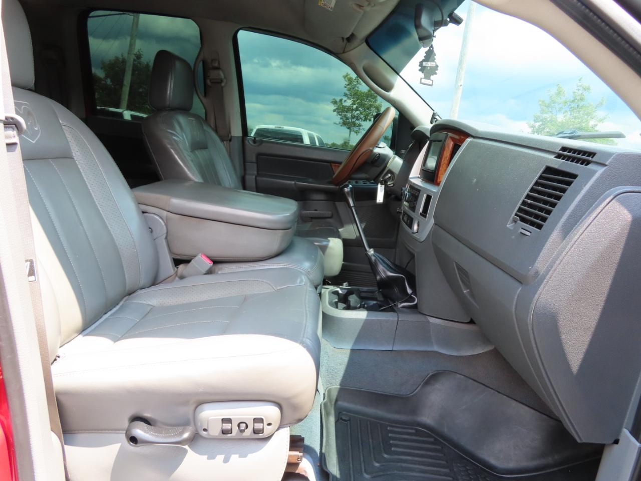 Dodge Ram 2500 4dr Quad Cab 140.5 4WD Laramie 2006