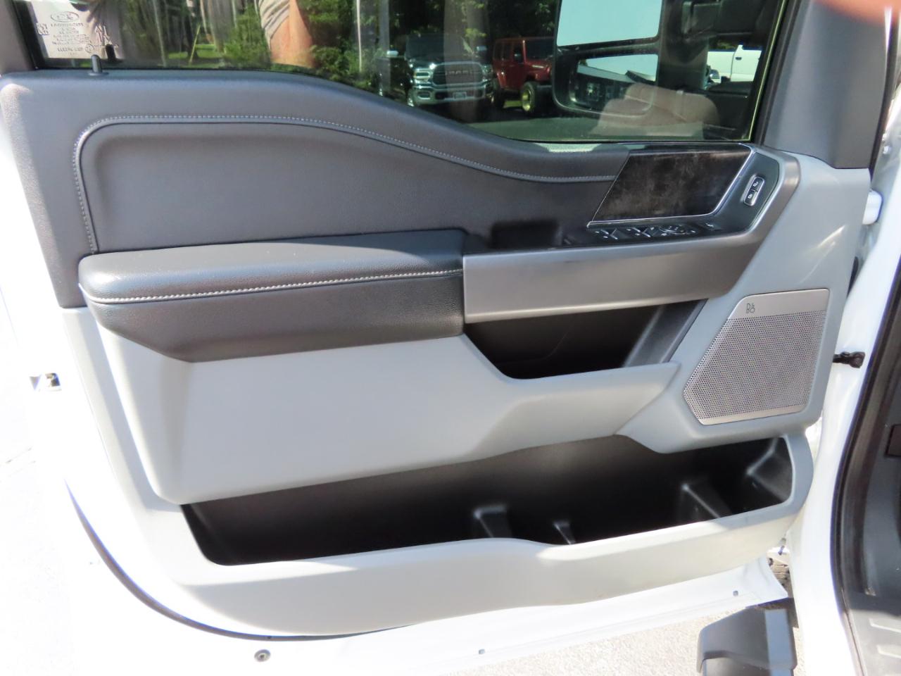 Ford Super Duty F-250 SRW XLT 4WD Crew Cab 8' Box 2025