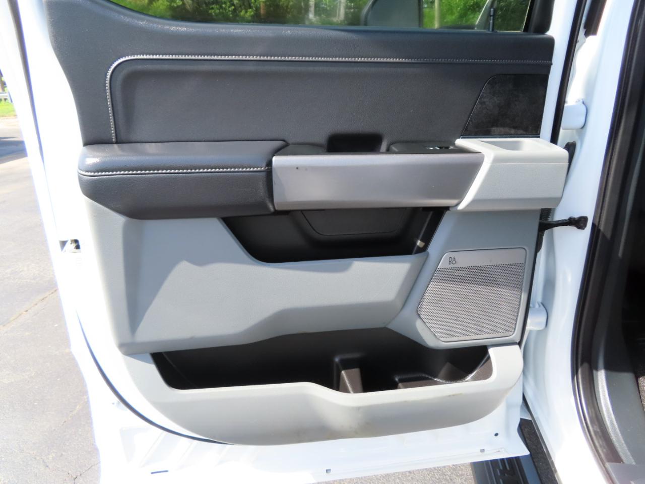 Ford Super Duty F-250 SRW XLT 4WD Crew Cab 8' Box 2025