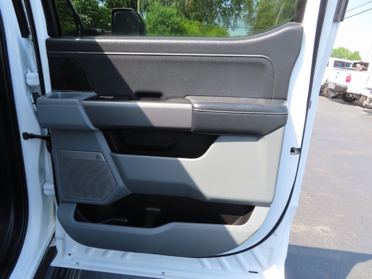 Ford Super Duty F-250 SRW XLT 4WD Crew Cab 8' Box 2025