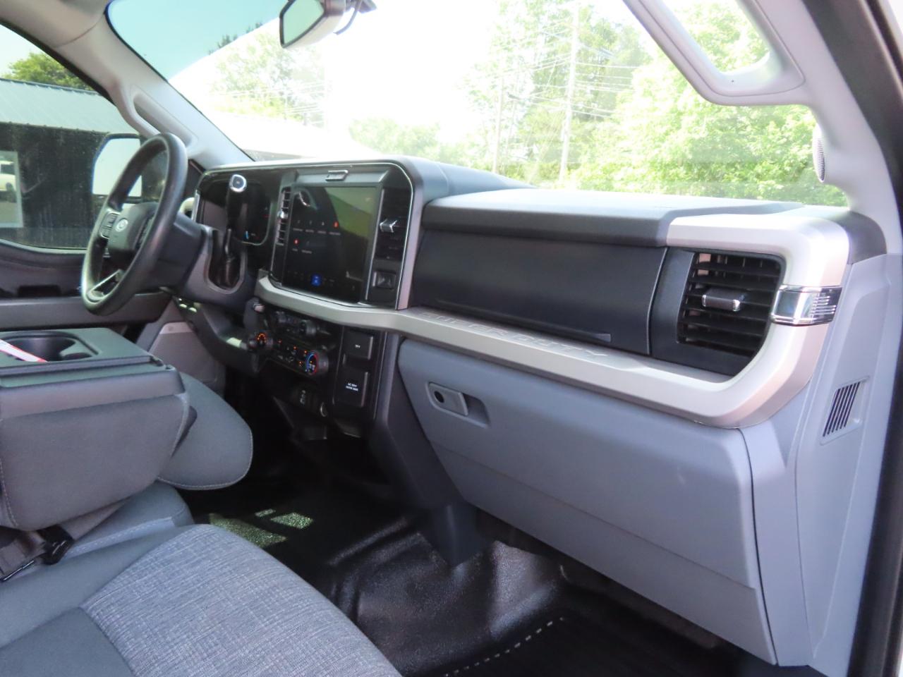 Ford Super Duty F-250 SRW XLT 4WD Crew Cab 8' Box 2025