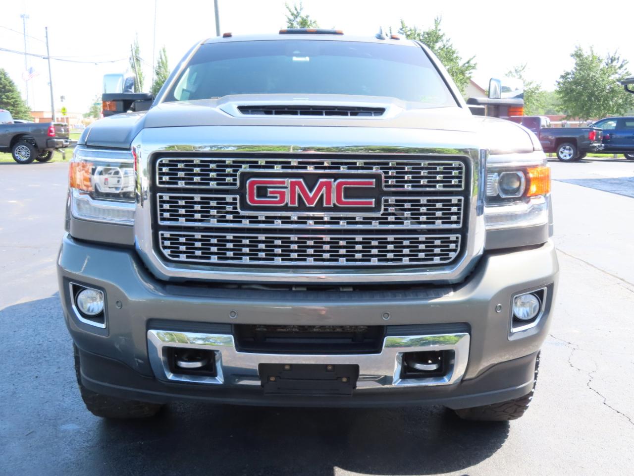 GMC Sierra 3500HD 4WD Crew Cab 153.7" Denali 2018