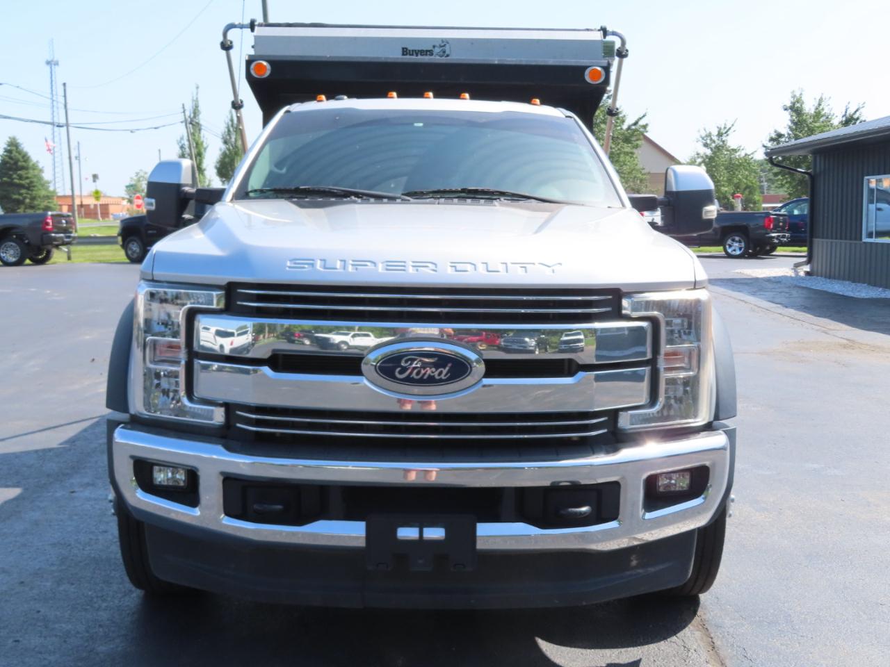 Ford Super Duty F-550 DRW Lariat 4WD SuperCab 192" WB 84" CA 2017