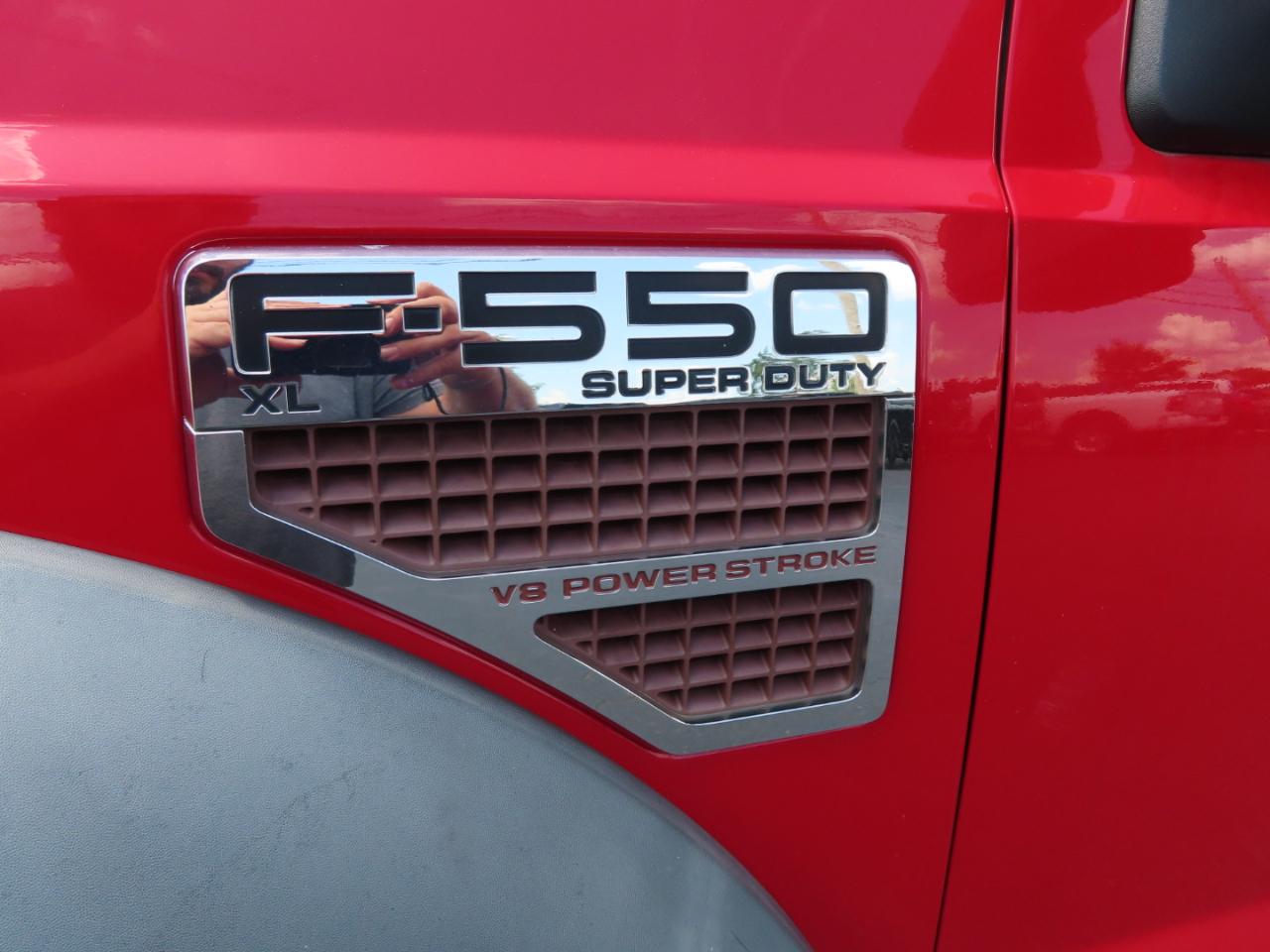 Ford Super Duty F-550 DRW 4WD Reg Cab 141" WB 60" CA XLT 2010