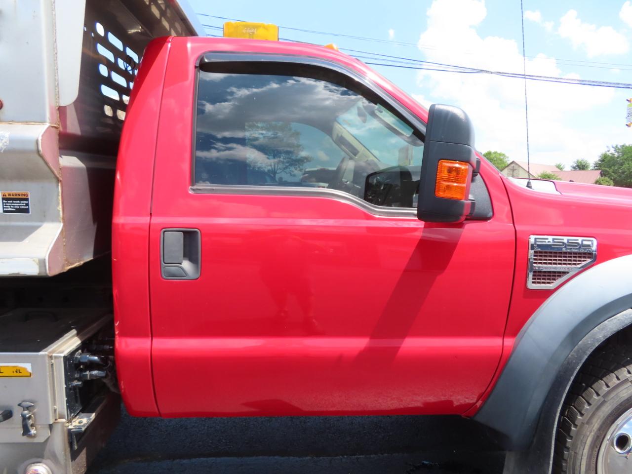 Ford Super Duty F-550 DRW 4WD Reg Cab 141" WB 60" CA XLT 2010