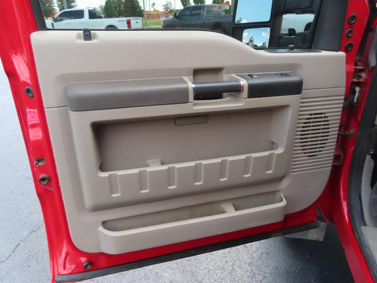 Ford Super Duty F-550 DRW 4WD Reg Cab 141" WB 60" CA XLT 2010