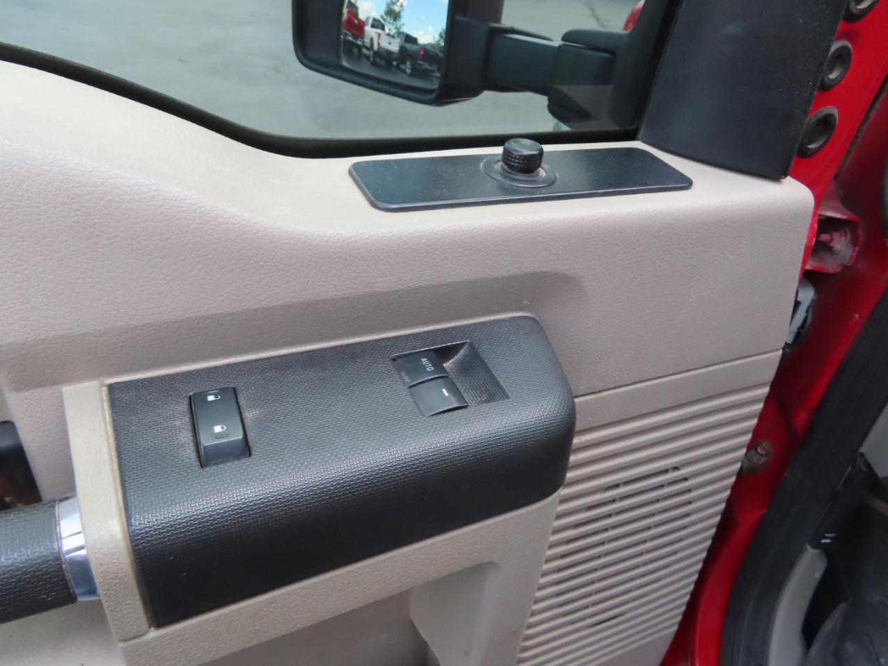 Ford Super Duty F-550 DRW 4WD Reg Cab 141" WB 60" CA XLT 2010
