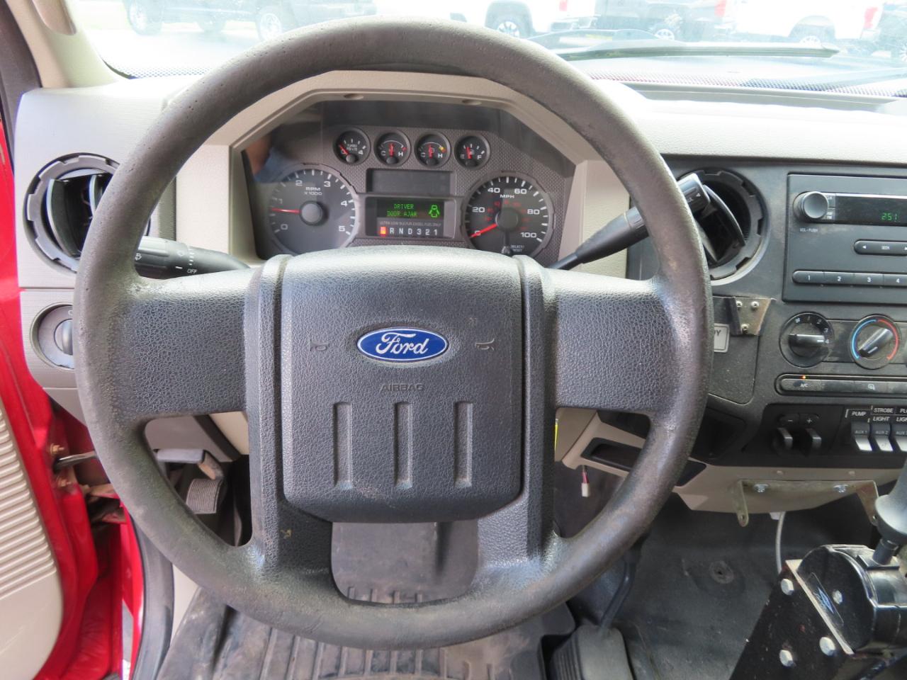 Ford Super Duty F-550 DRW 4WD Reg Cab 141" WB 60" CA XLT 2010