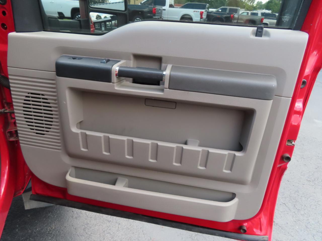 Ford Super Duty F-550 DRW 4WD Reg Cab 141" WB 60" CA XLT 2010
