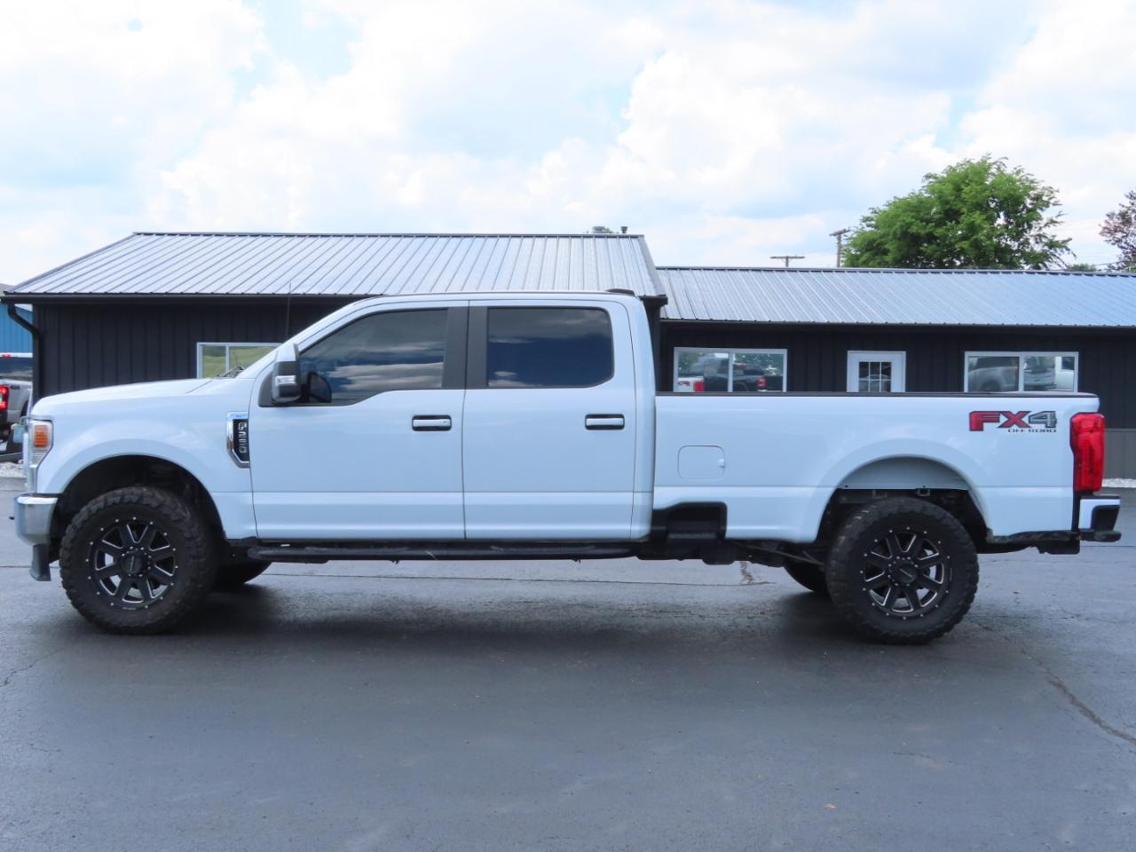 Ford Super Duty F-250 SRW XL 4WD Crew Cab 8' Box 2022