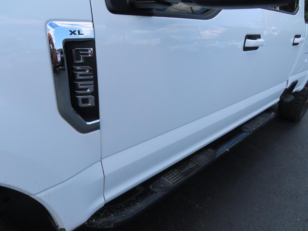 Ford Super Duty F-250 SRW XL 4WD Crew Cab 8' Box 2022