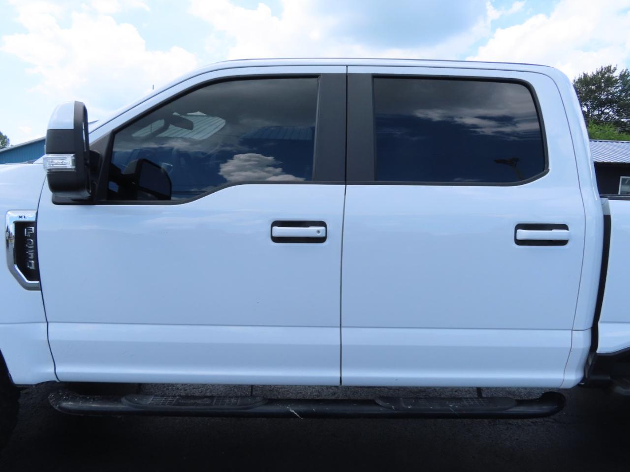 Ford Super Duty F-250 SRW XL 4WD Crew Cab 8' Box 2022
