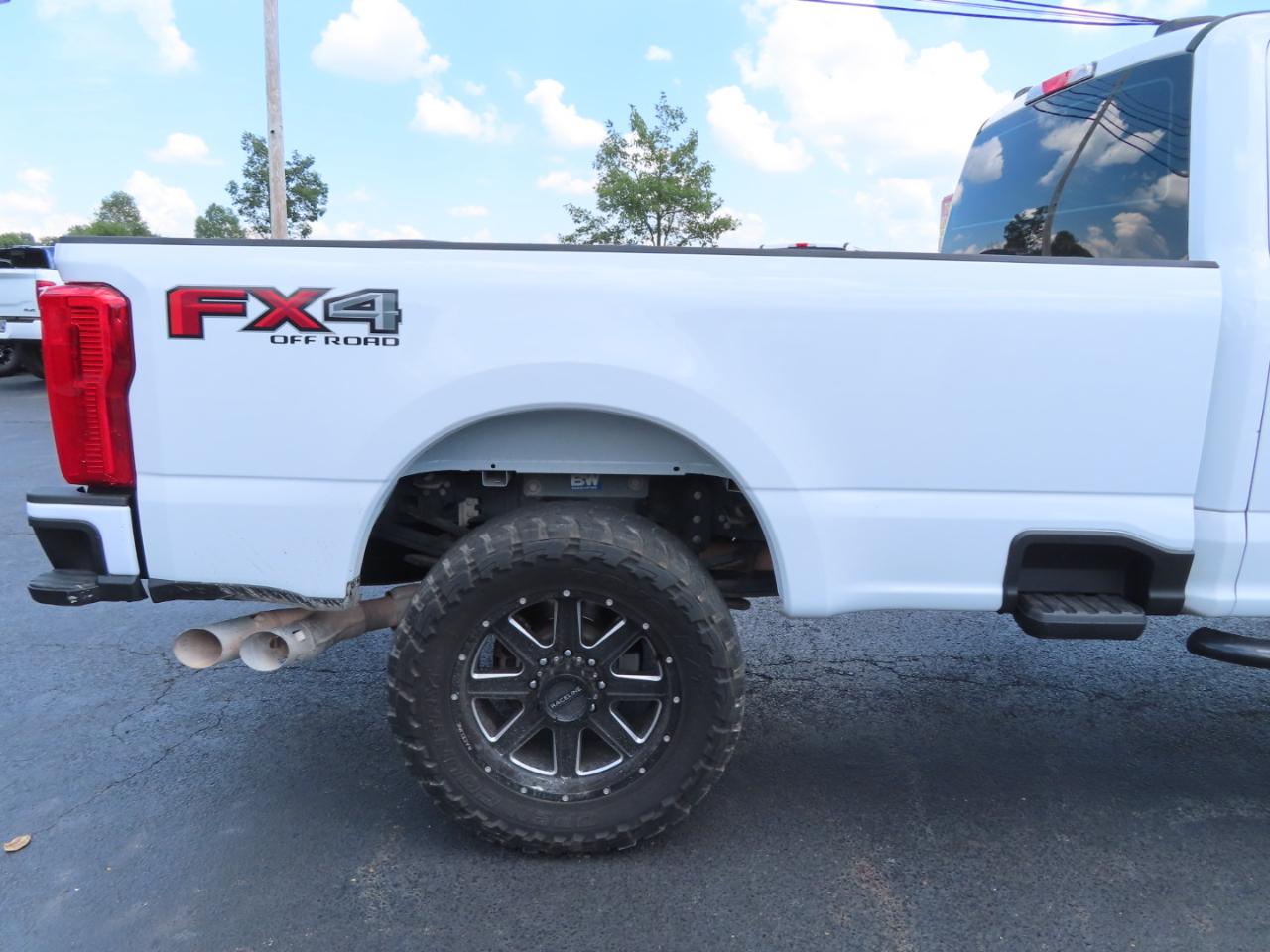 Ford Super Duty F-250 SRW XL 4WD Crew Cab 8' Box 2022