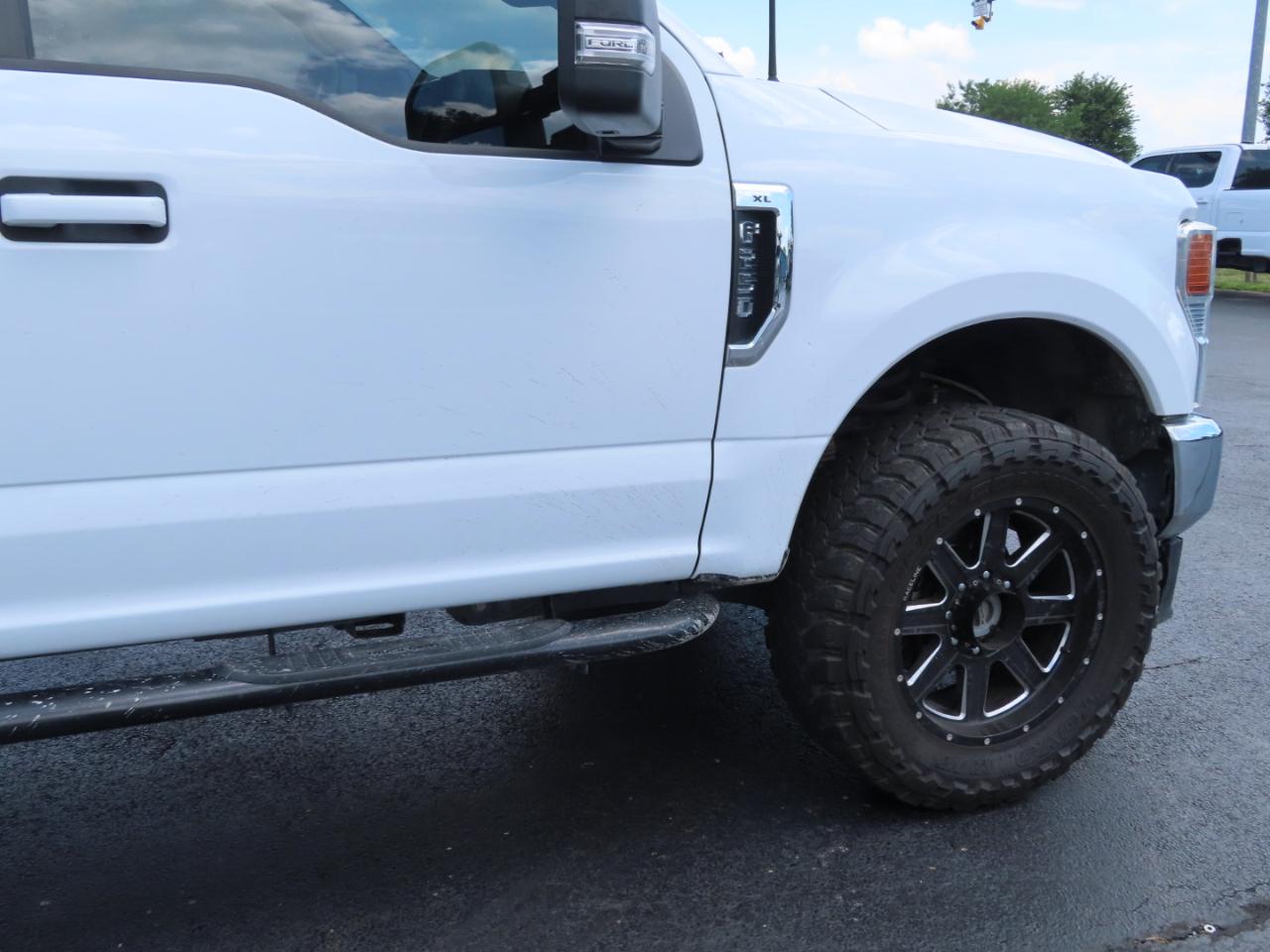 Ford Super Duty F-250 SRW XL 4WD Crew Cab 8' Box 2022