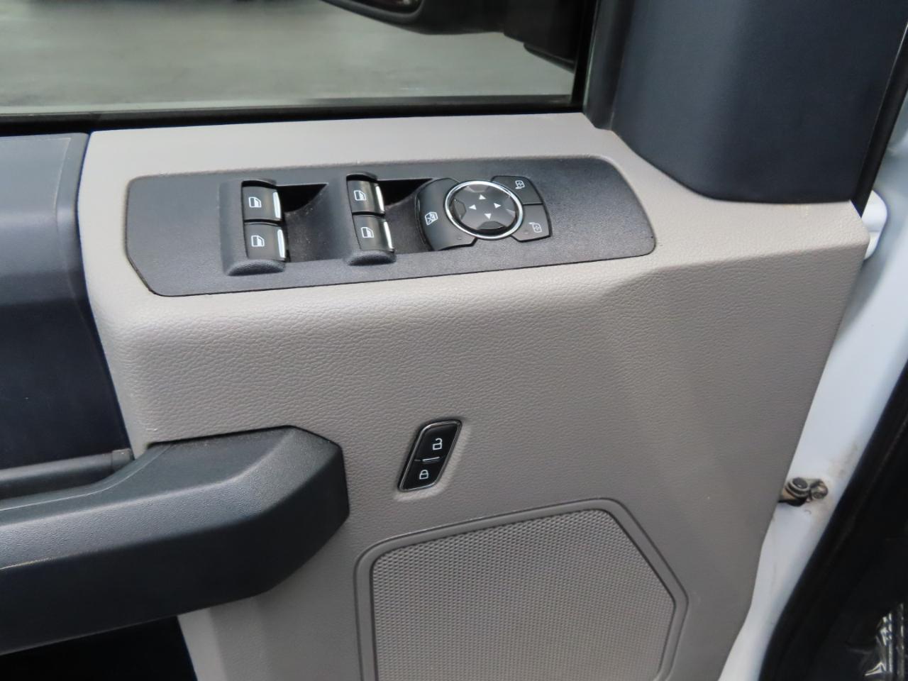 Ford Super Duty F-250 SRW XL 4WD Crew Cab 8' Box 2022
