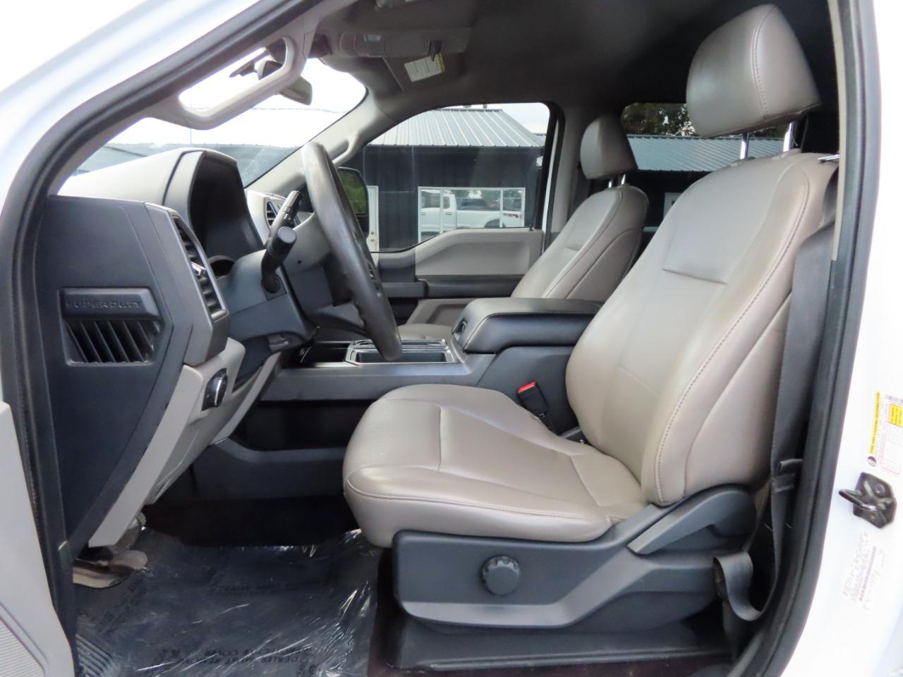 Ford Super Duty F-250 SRW XL 4WD Crew Cab 8' Box 2022