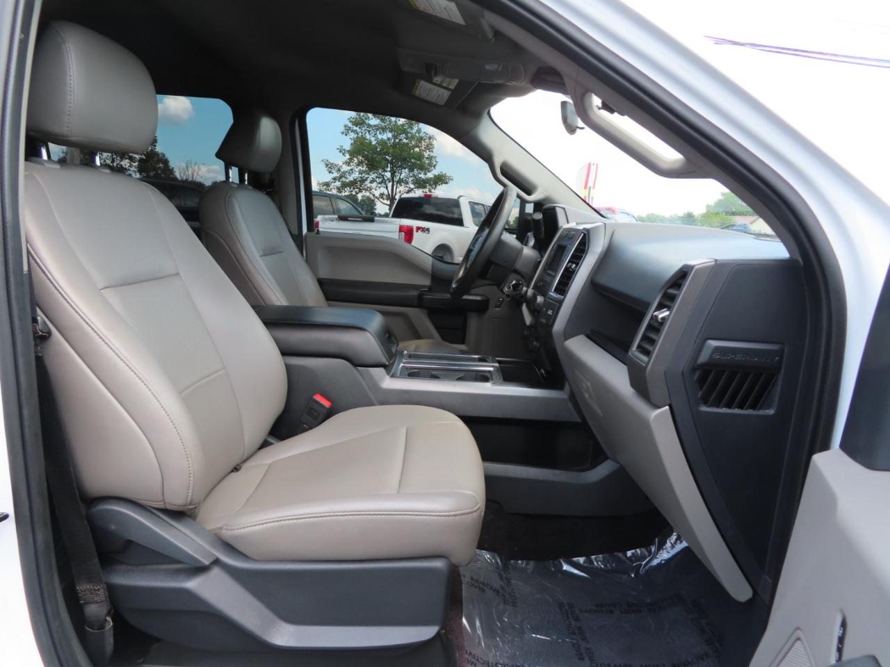 Ford Super Duty F-250 SRW XL 4WD Crew Cab 8' Box 2022