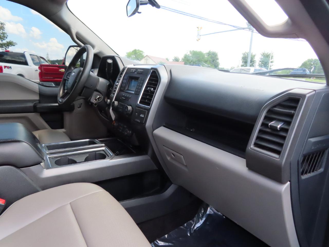 Ford Super Duty F-250 SRW XL 4WD Crew Cab 8' Box 2022
