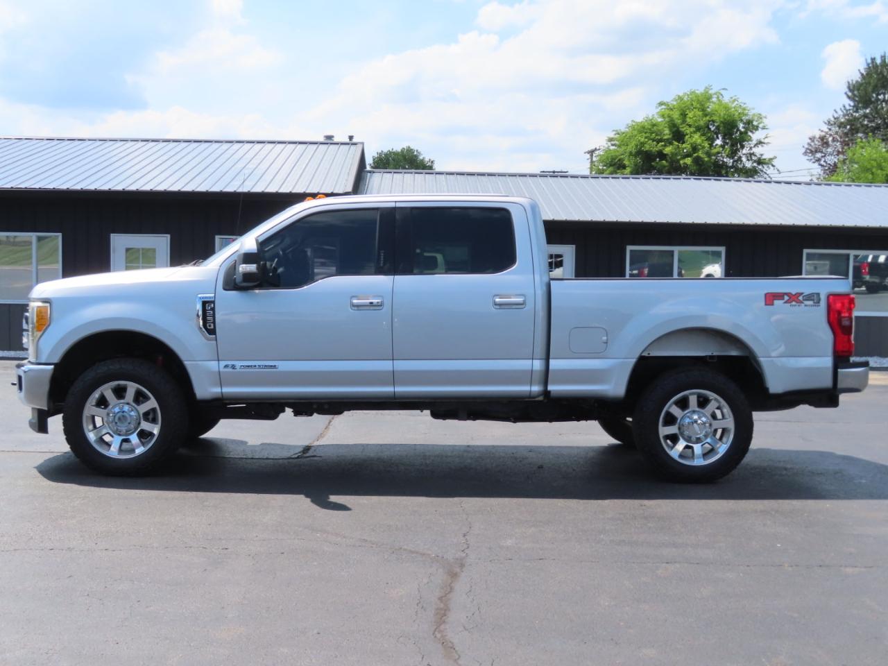 Ford Super Duty F-250 SRW Lariat 4WD Crew Cab 6.75' Box 2017
