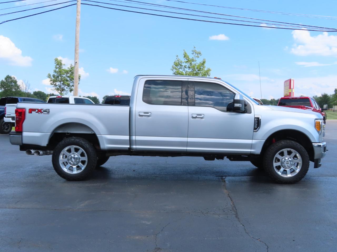 Ford Super Duty F-250 SRW Lariat 4WD Crew Cab 6.75' Box 2017
