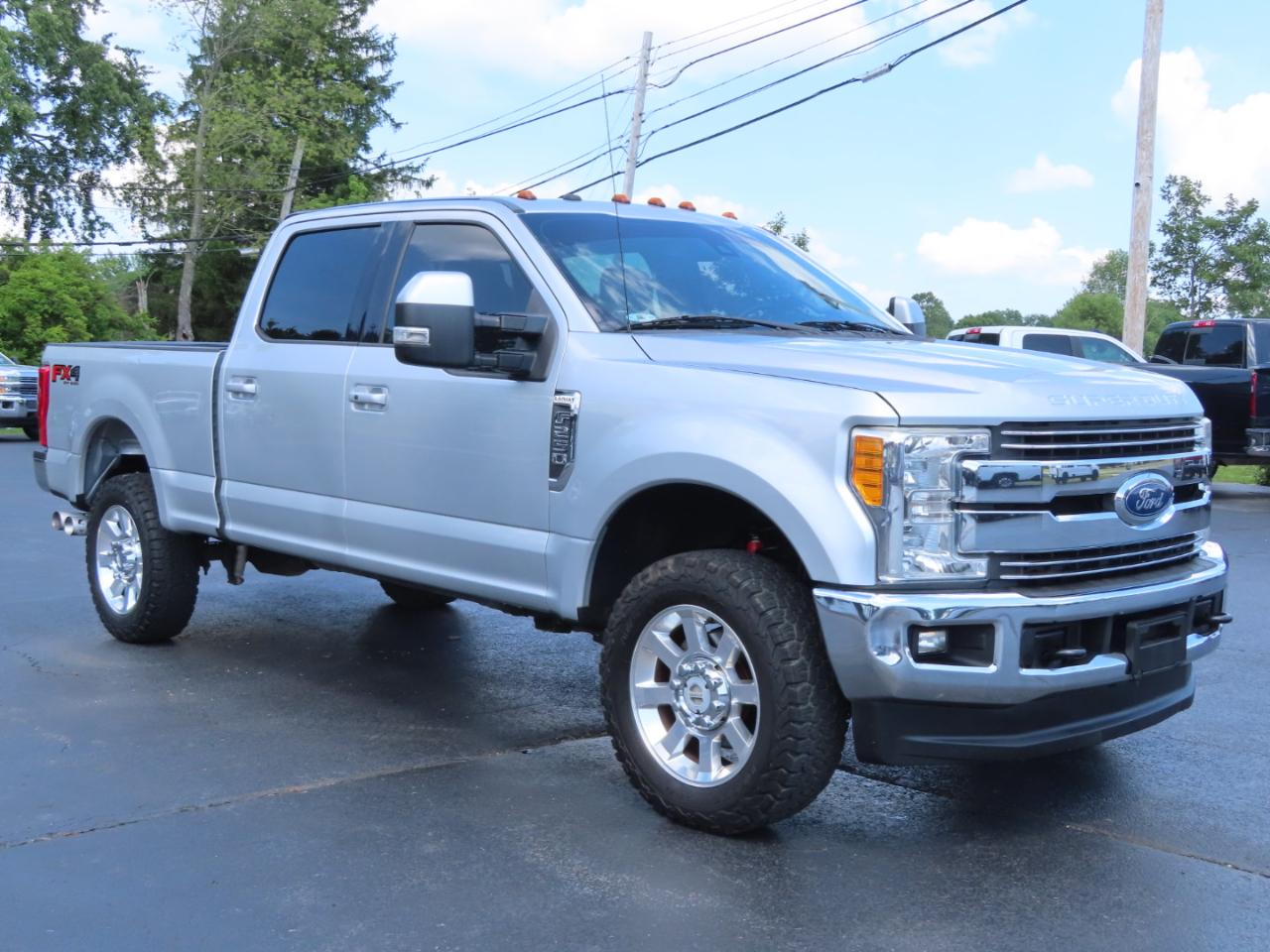 Ford Super Duty F-250 SRW Lariat 4WD Crew Cab 6.75' Box 2017