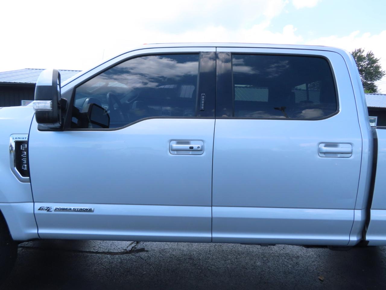 Ford Super Duty F-250 SRW Lariat 4WD Crew Cab 6.75' Box 2017