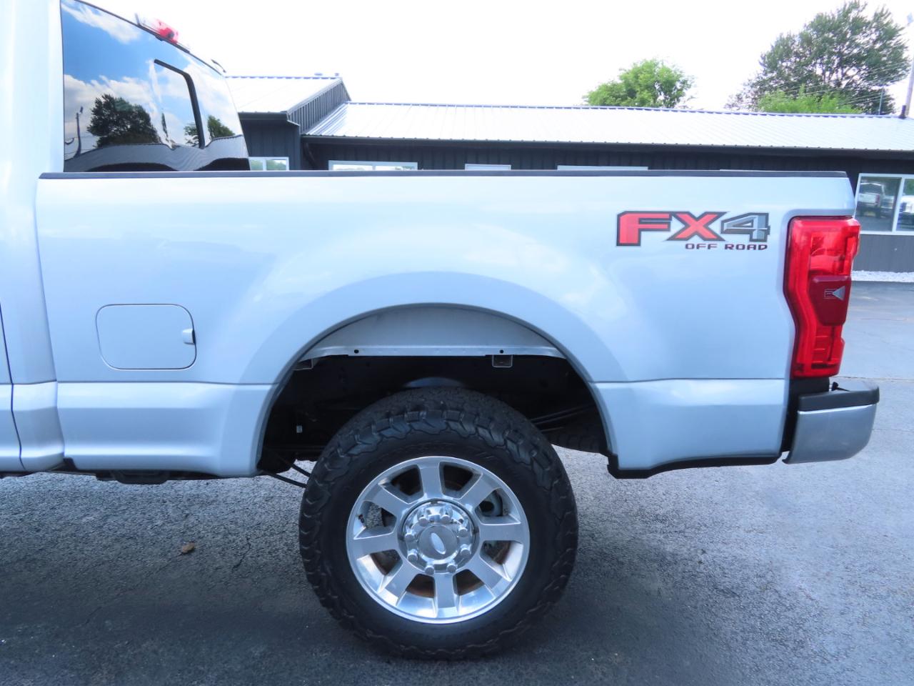 Ford Super Duty F-250 SRW Lariat 4WD Crew Cab 6.75' Box 2017