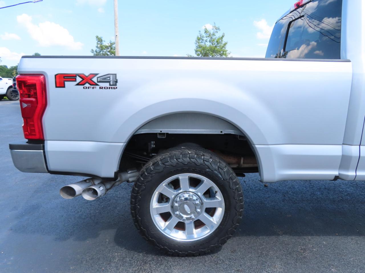 Ford Super Duty F-250 SRW Lariat 4WD Crew Cab 6.75' Box 2017