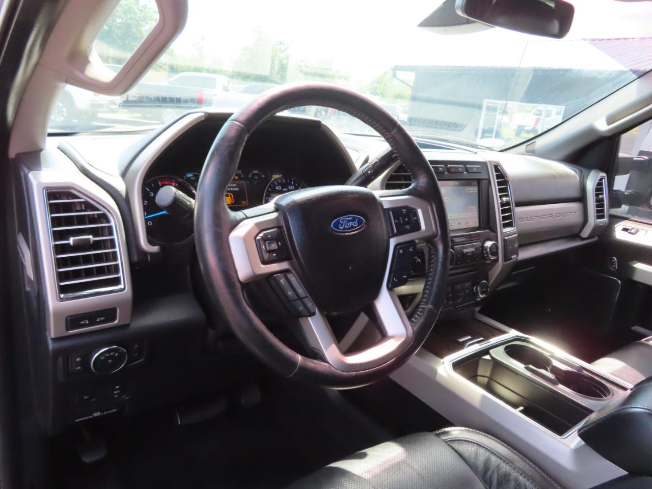 Ford Super Duty F-250 SRW Lariat 4WD Crew Cab 6.75' Box 2017